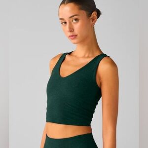 Beyond Yoga Spacedye Good Day Cropped Tank in Heather Green- NWT